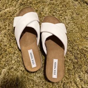 NWOT Steve Madden platform Sandals